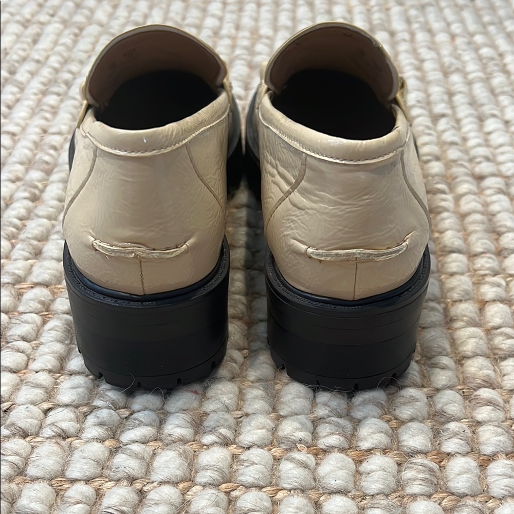 Elegant Beige Loafers with Gold Chain Detail by Sam Edelman - Picture 7 of 9